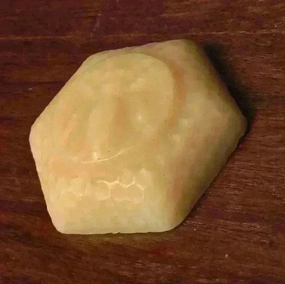 100% Beeswax  Hand Crafted Hexagon Bee - Picture 3 of 4